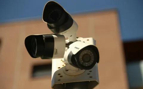 كاميرات المراقبة والأنظمة المرصدة